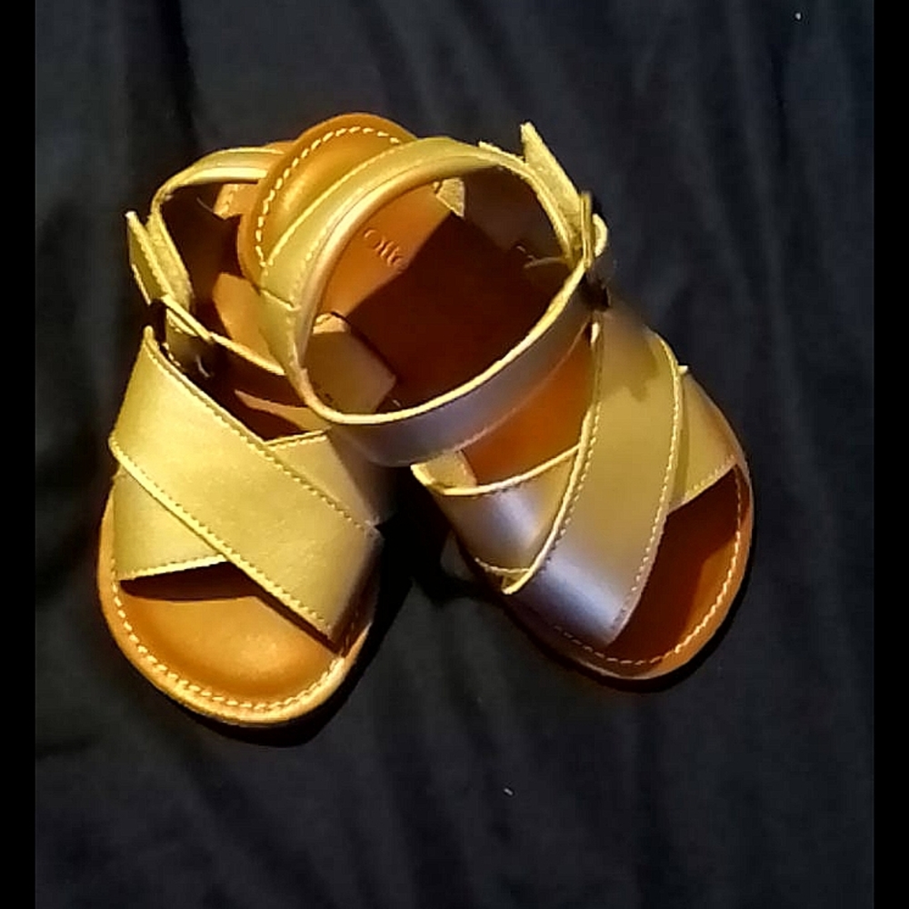 Toddlers gold Otto MOMO sandals